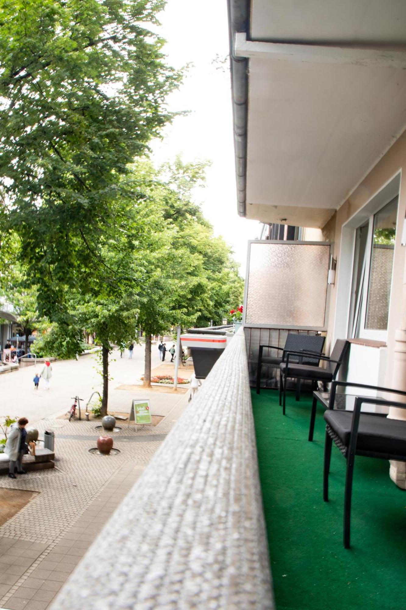 Me Living Bad Pyrmont Innenstadt 10 Meter Balkon Exterior foto